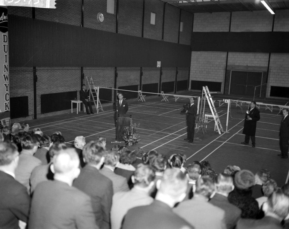 Opening Duinwijck badmintonhal in Haarlem wethouder Geluk, Bestanddeelnr 913-5175