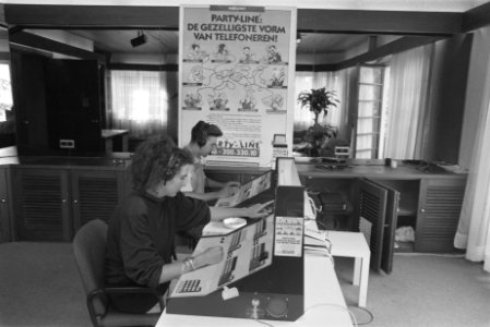 Opdracht VNU-bladen operators party-line aan het werk negatiefsrook, Bestanddeelnr 934-3011
