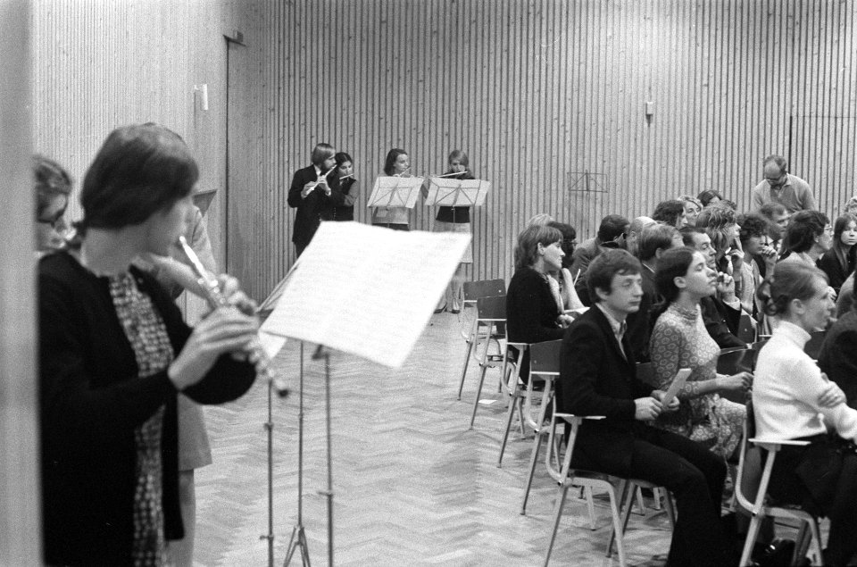 Opdracht Volkskrant. Concert in Stedelijk Museum Amsterdam voorfluiten, Bestanddeelnr 922-8120