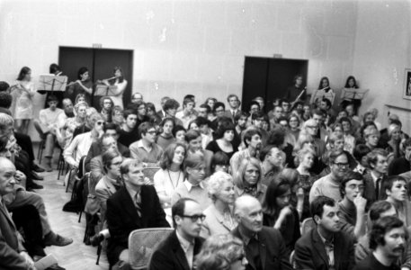 Opdracht Volkskrant. Concert in Stedelijk Museum Amsterdam voorfluiten, Bestanddeelnr 922-8121