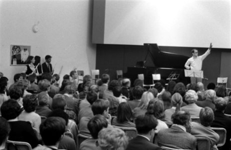 Opdracht Volkskrant. Concert in Stedelijk Museum Amsterdam voorfluiten, Bestanddeelnr 922-8122