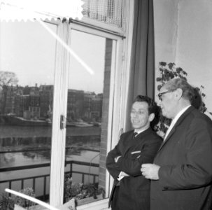 Opdracht Vlaamse televisie opnamen televisieploeg ten huize van Van de Meer , Am, Bestanddeelnr 917-2796