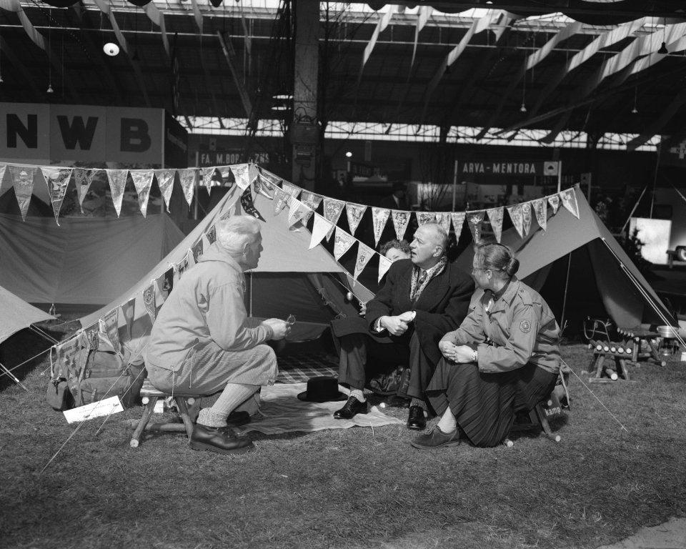 Openig tentoonstelling Goed Kamp in de Houtrusthallen te Den Haag door Burgeme, Bestanddeelnr 909-4770