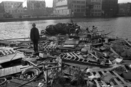 Opdracht Volkskrant, vernielde boot van Robert Jasper Grootveld, Bestanddeelnr 926-6692