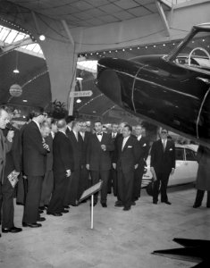 Opening autotentoonstelling in de RAI door Zijne Excellentie mr J Algera, Bestanddeelnr 909-3354