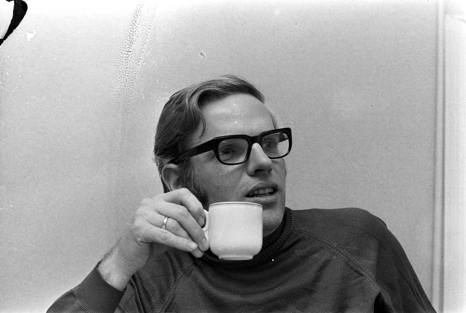 Opdracht Volkskrant in KNVB-sportcentrum te Zeist, KNVB-arts Frits Kessel (kop), Bestanddeelnr 926-1013
