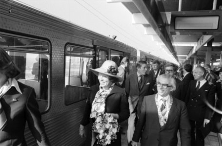 Opening Amsterdamse metro in aanwezigheid van Prinses Beatrix en Prins Claus, pr, Bestanddeelnr 929-3911