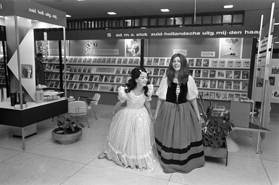 Opdracht Wereldkroniek stand boekenmarkt, Bestanddeelnr 921-7557