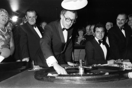 Opening Casino Zandvoort Staatssecretaris Hazekamp verricht de opening, links k, Bestanddeelnr 928-8112
