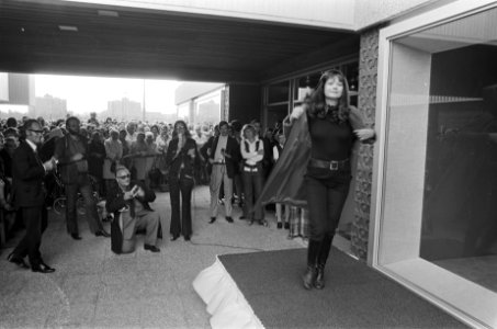 Opening C&A Buikslotermeerplein Amsterdam Noord, Bestanddeelnr 924-9177
