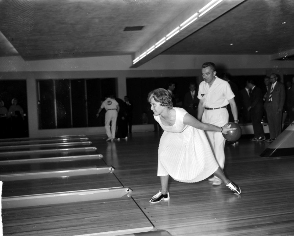 Opening Bowling Hall door Prins Bernhard, Bestanddeelnr 912-6588