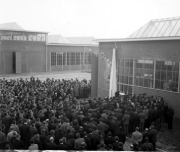 Opening Beynes fabrieken in Beverwijk, Bestanddeelnr 904-2725 photo
