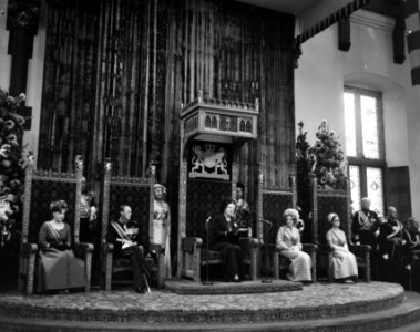 Opening der Staten-Generaal, tijdens troonrede, v.l.n.r. prinses Margriet , prin, Bestanddeelnr 918-2094
