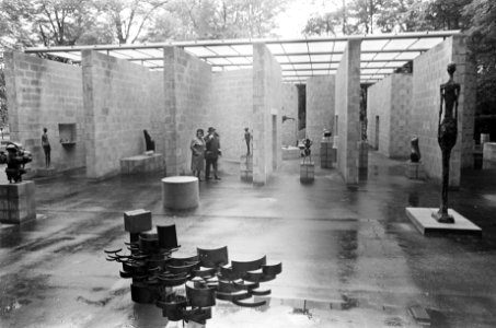 Opening beeldententoonstelling in park Sonsbeek te Arnhem, Bestanddeelnr 919-1975
