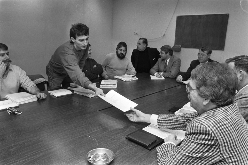 Partijen havenconflict Rotterdam bijeen FNV-onderhandelaar Paul Rosenmoller (l), Bestanddeelnr 933-8986