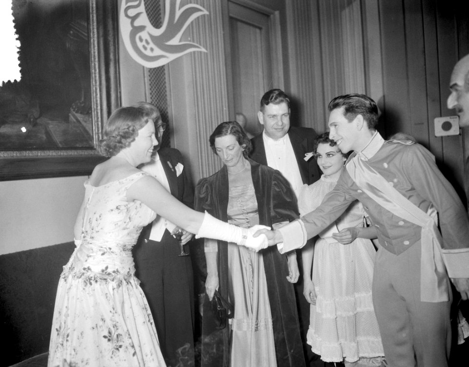 Opening Boekenweek Schouwburg Amsterdam Prinses Beatrix en Chr Leeflang voorzi, Bestanddeelnr 908-4498