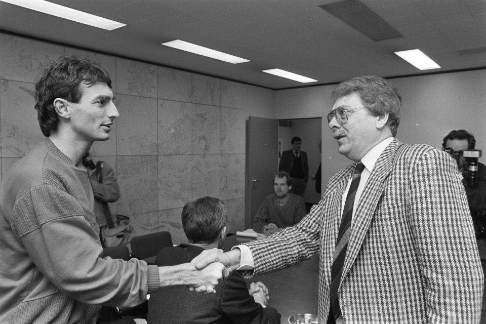 Partijen havenconflict Rotterdam bijeen FNV-onderhandelaar Paul Rosenmoller (l), Bestanddeelnr 933-8985