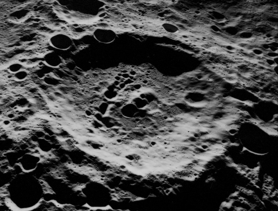 Papaleksi crater AS16-M-0456