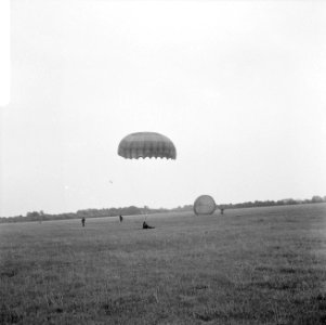 Parachutistenopleiding te Gilze-Rijen (NB), Bestanddeelnr 919-1722