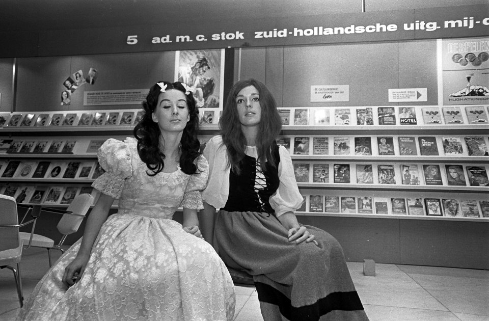 Opdracht Wereldkroniek stand boekenmarkt, Bestanddeelnr 921-7555