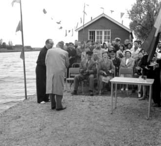 Opening centrum afdeling Watersport van de Personeelsvereniging van het minister, Bestanddeelnr 904-5685