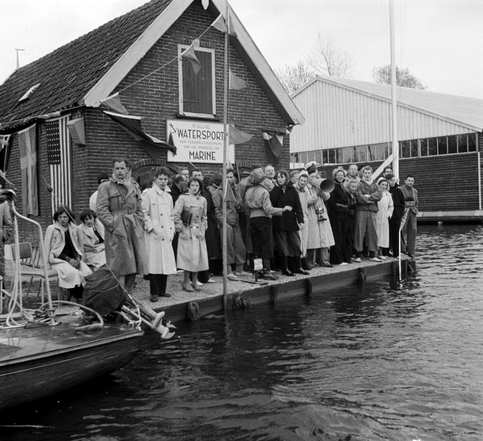 Opening centrum afdeling Watersport van de Personeelsvereniging van het minister, Bestanddeelnr 904-5686