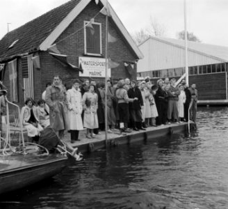 Opening centrum afdeling Watersport van de Personeelsvereniging van het minister, Bestanddeelnr 904-5686