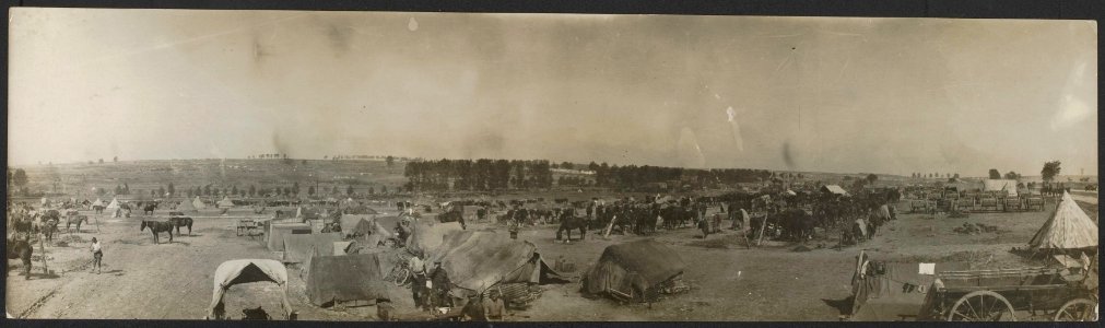 Panorama. A Camp scene in France., Bestanddeelnr 158-1800