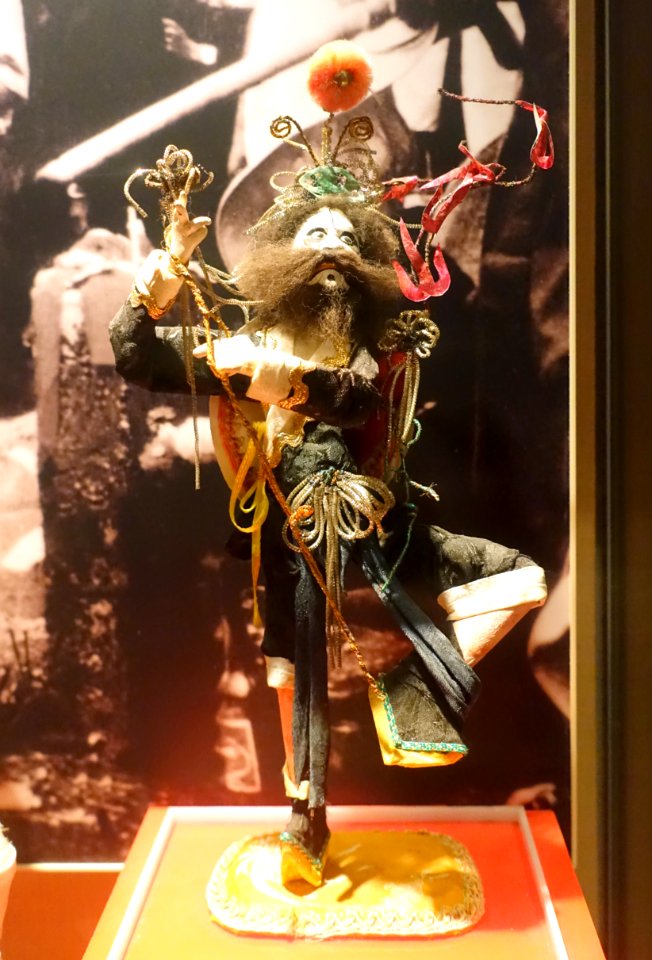Paper figurines of Baixian (Eight Immortals), no. 1 - Hong Kong Museum of History - DSC00964