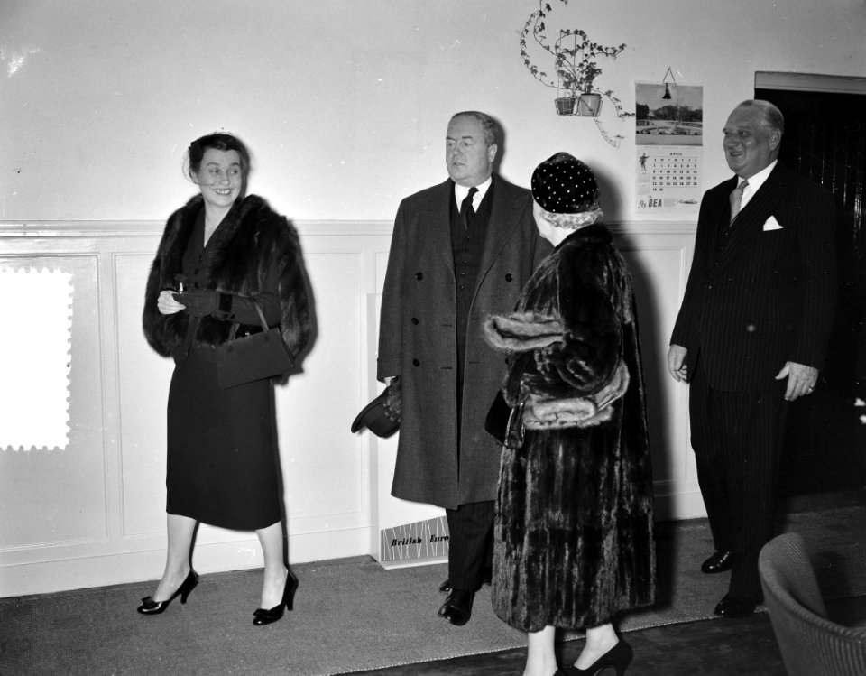 Opening Britse toeristenbureau Hirsch Amsterdam door Paul Mason, Bestanddeelnr 907-6754