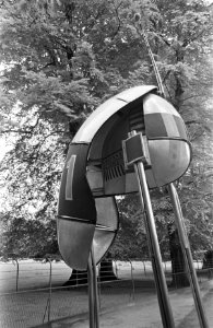 Opening beeldententoonstelling in Sonsbeek, beeld van de Amerikaans-Japanse beel, Bestanddeelnr 919-1981