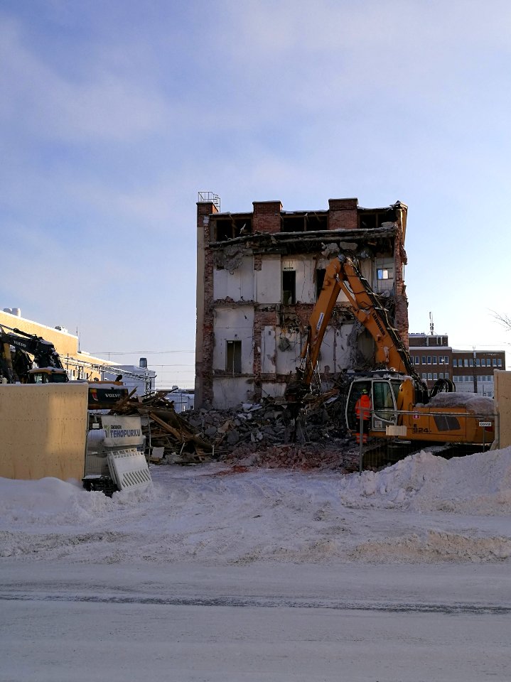 Parcel office Oulu railway station 20190205 04