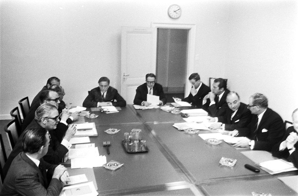 Partijen rond de tafel, Bestanddeelnr 924-3438