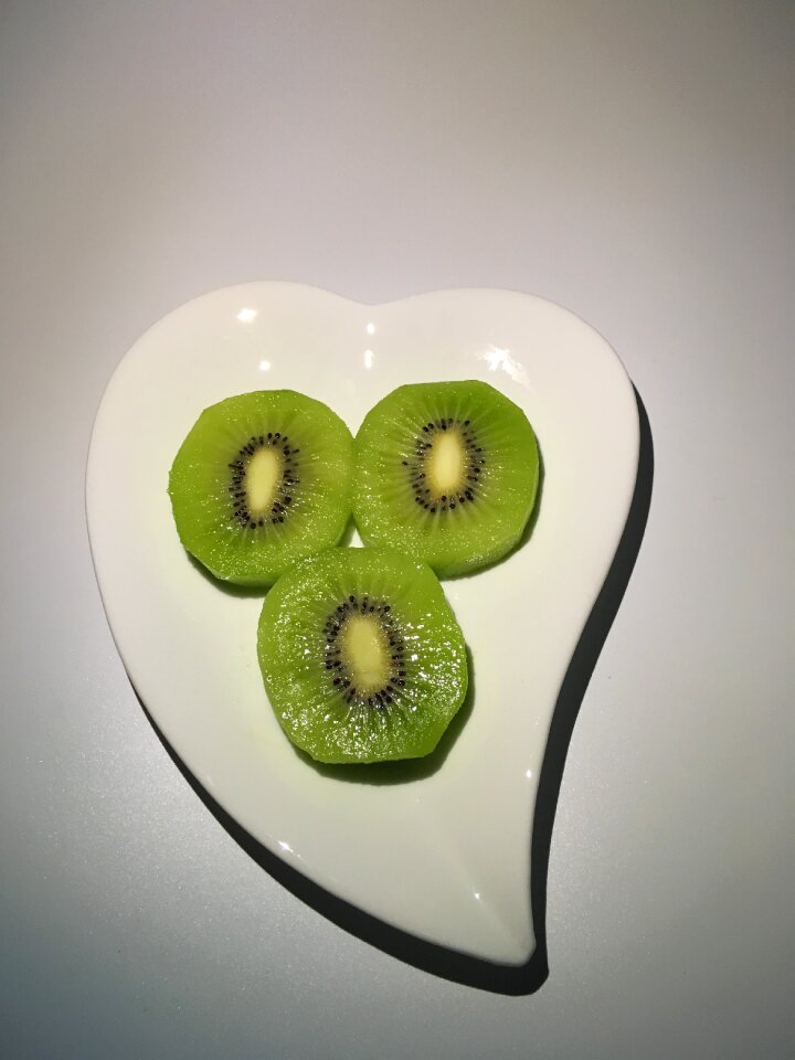Dish kiwi green heart zhouzhi kiwi