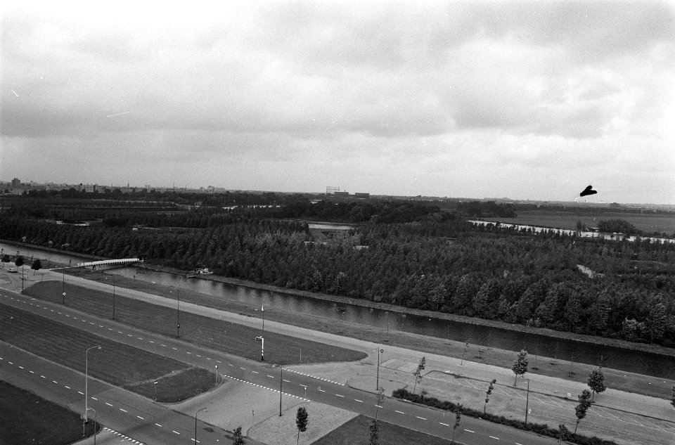 Park wordt aangelegd tussen Europaboulevard en Amstel o.a voor Floriade, Amsterd, Bestanddeelnr 923-6722