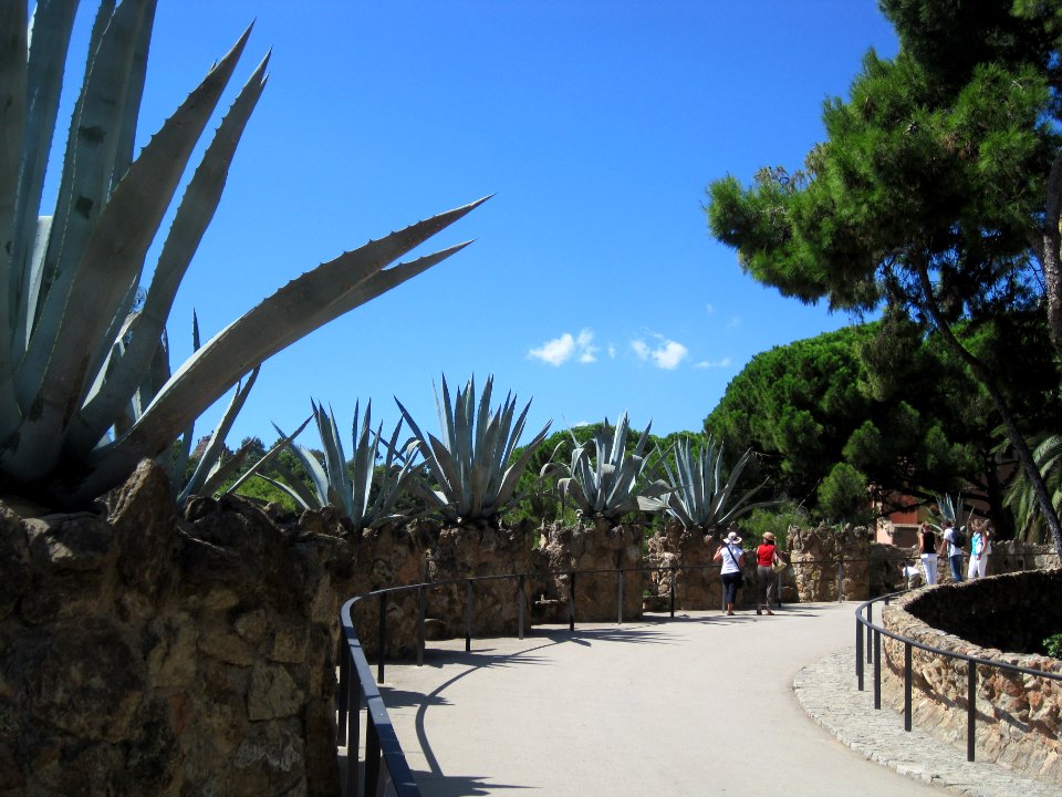 Parc Güell walkway