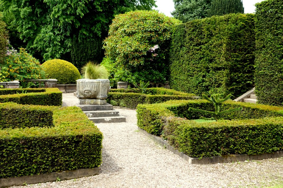 Parterre - Biddulph Grange Garden - Staffordshire, England - DSC09455