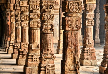 The pillars of the temple sculpture