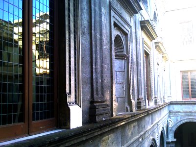 Particolare cortile interno gravina