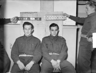 Pasfotos militairen Opkomstcentrum Zeeburg, Bestanddeelnr 904-2622