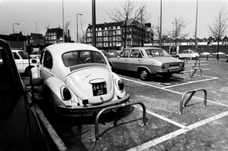 Parkeerbeugels (proef) in de Rapenburgerstraat (Amsterdam, Bestanddeelnr 930-8107