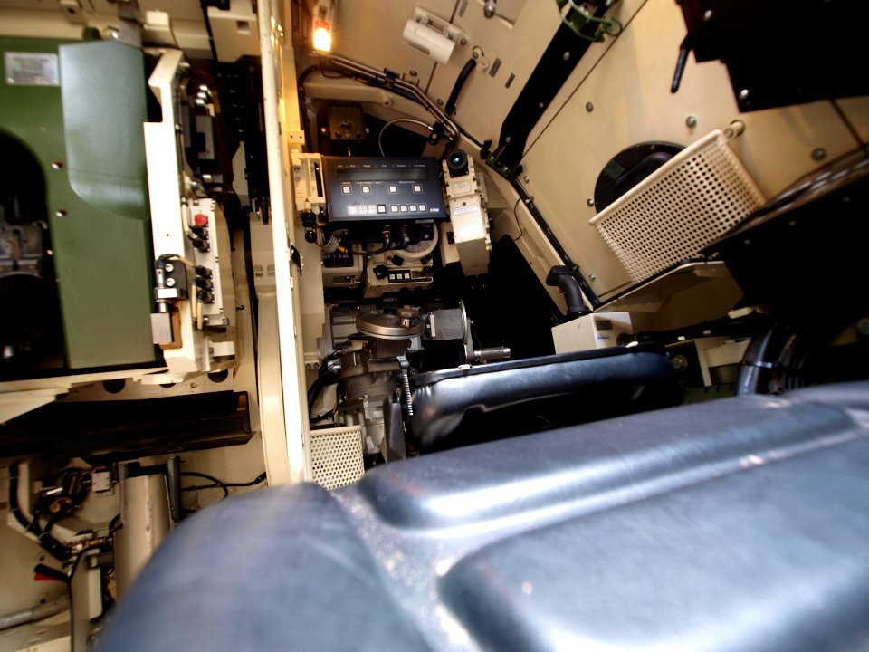 Pantserhouwitser 2000NL (PzH2000) photo-002