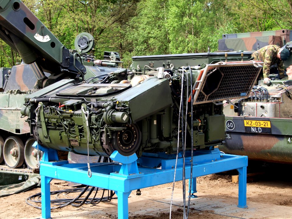 Pantserhouwitser 2000NL (PzH2000) photo-006