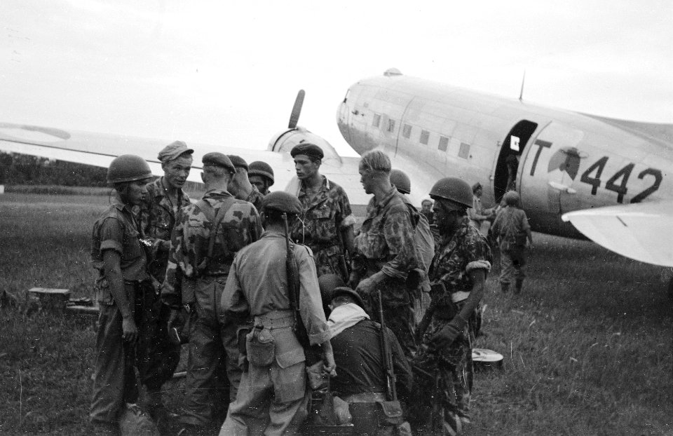Parachutisten , Bestanddeelnr 2791