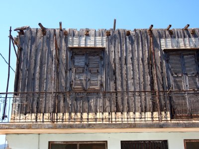 Part of empty house on Alekou Panagouli street, pic1