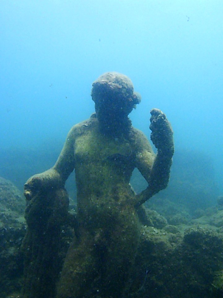 Parco archeologico di Baia - Ninfeo punta Epitaffio 7 - statua Dioniso