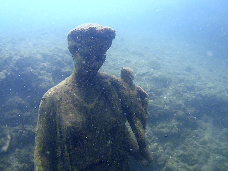 Parco archeologico di Baia - Ninfeo punta Epitaffio - statua Antonia Minore