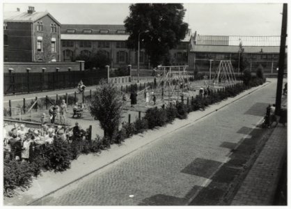Papentorenvest met de speeltuin De Glasblazers, NL-HlmNHA 54034089