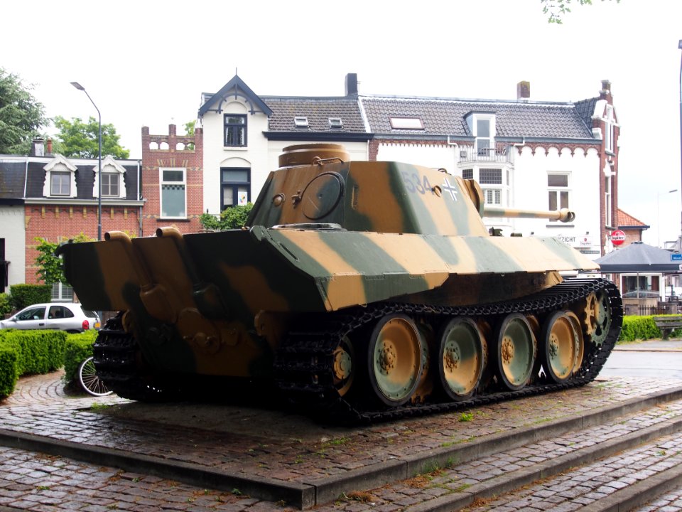Panther D tank, Wilhelminapark, Breda, pic 8