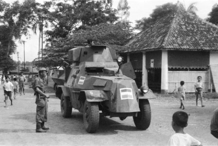 Pantserwagen Bataljon Infanterie I KNIL in de straten van Tangerang, Bestanddeelnr 6-1-3